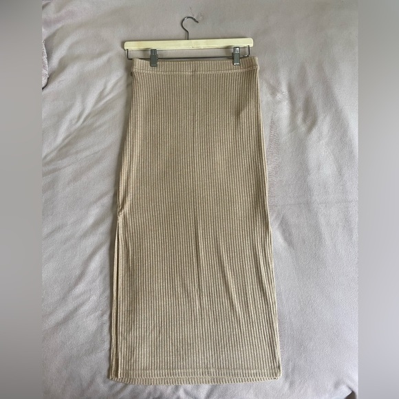 Abercrombie and fitch knit midi skirt - Picture 2 of 2